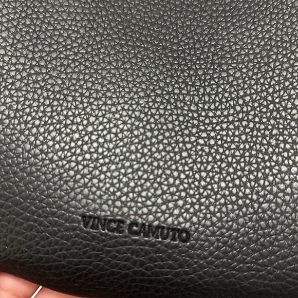 Vince Camuto Luck Women's Black Pebbled Vegan Leather Tote Bag Size Large - Picture 2 of 5